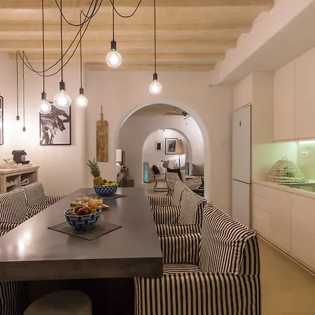 Barbarossa - Elegant Beachfront Retreat With Heated Pool & Outdoor Gym Ftelia (Mykonos)