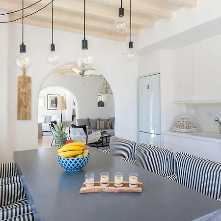 Villa Barbarossa - Elegant Beachfront Retreat With Heated Pool & Outdoor Gym Ftelia (Mykonos)