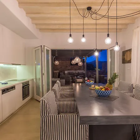 Barbarossa - Elegant Beachfront Retreat With Heated Pool & Outdoor Gym *