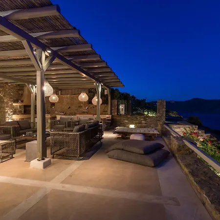 Barbarossa - Elegant Beachfront Retreat With Heated Pool & Outdoor Gym Ftelia (Mykonos)